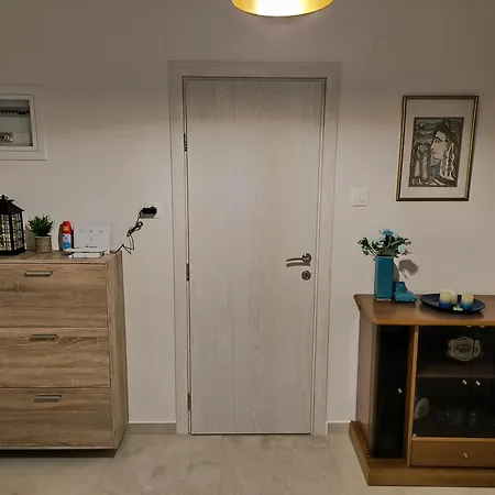 Tropico House Feriehus Yerakini